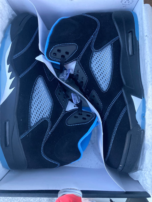 Retro 5 "Blk UNC”